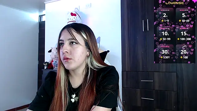 SarahXRusso online show from December 2024 02:49:02 PM