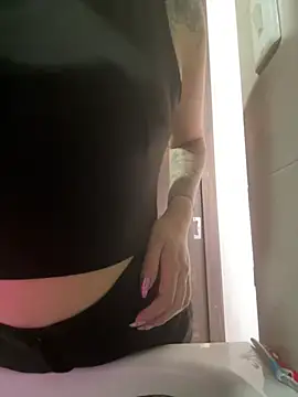 SarahXRusso online show from January 2025 03:39:02 PM