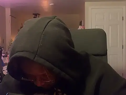 Snapshot of BigKittyRaven chatting on January 2025 04:19:02 AM BigKittyRaven online show from January 2025 04:19:02 AM