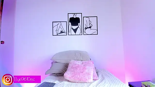 Snapshot of ellie_mcdonald chatting on July 2026 10:04:01 PM ellie mcdonald online show from July 2026 10:04:01 PM