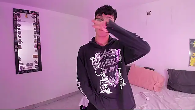 Snapshot of crushnier chatting on December 2024 08:25:02 PM crushnier online show from December 2024 08:25:02 PM