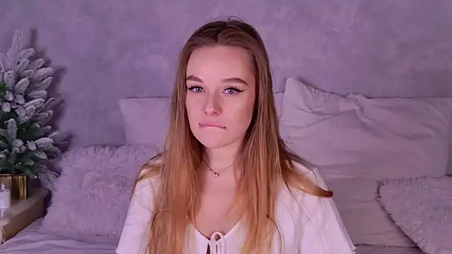 BeatriceEsmont online show from December 2025 08:28:02 PM