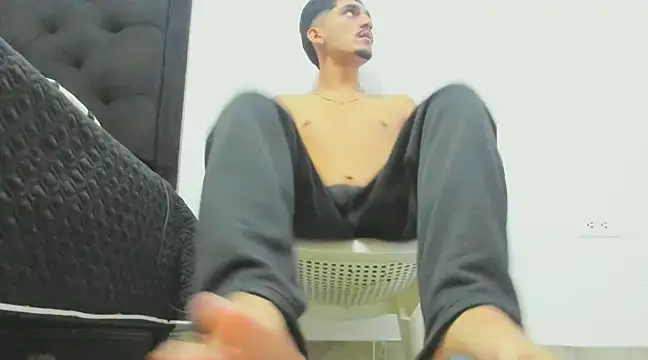 Snapshot of latin_bbc chatting on January 2025 04:08:02 PM latin bbc online show from January 2025 04:08:02 PM