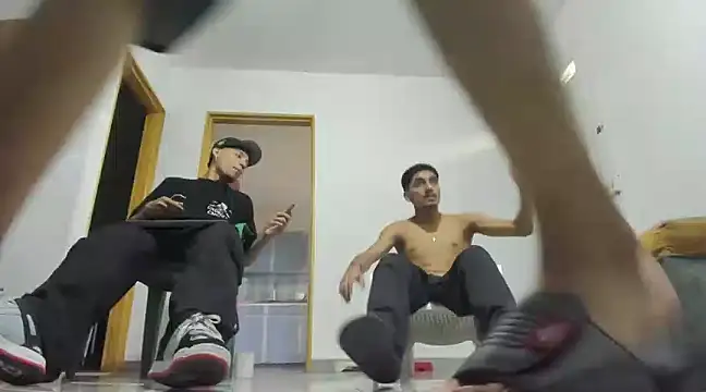 Snapshot of latin_bbc chatting on January 2025 10:01:01 PM latin bbc online show from January 2025 10:01:01 PM