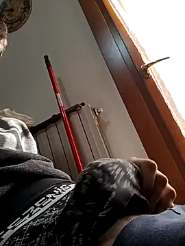 Snapshot of dariodario chatting on February 2025 08:22:02 AM dariodario online show from February 2025 08:22:02 AM