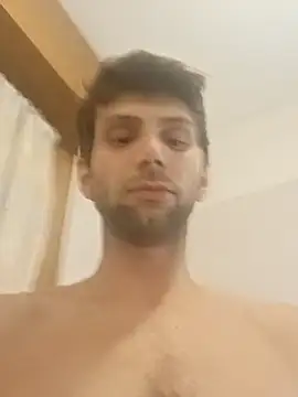 Snapshot of dariodario chatting on February 2025 10:14:02 PM dariodario online show from February 2025 10:14:02 PM