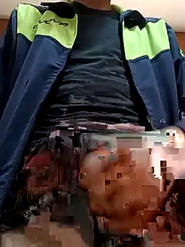 Snapshot of dariodario chatting on March 2025 07:27:02 AM dariodario online show from March 2025 07:27:02 AM