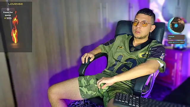 Snapshot of Nymphobuddies chatting on February 2025 02:20:02 AM Nymphobuddies online show from February 2025 02:20:02 AM