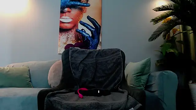 EvySmithXXX online show from December 2025 05:15:02 AM