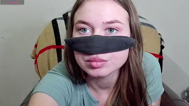 Mikki5P online show from January 2025 05:00:01 PM