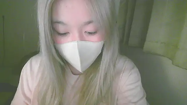 Snapshot of Remi_official chatting on June 2026 07:05:02 PM Remi official online show from June 2026 07:05:02 PM