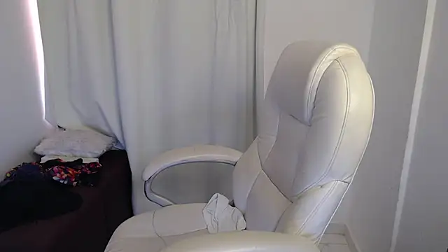 Xileny-Halliwey online show from October 2025 06:32:02 PM