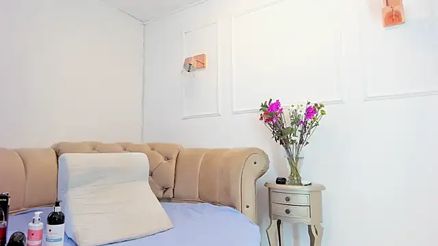 briannaduque online show from February 2025 12:40:01 PM