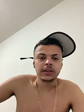 Snapshot of alexxng chatting on December 2024 01:33:01 PM alexxng online show from December 2024 01:33:01 PM