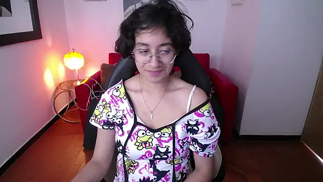 Lili Gomez  online show from February 2025 04:45:02 PM