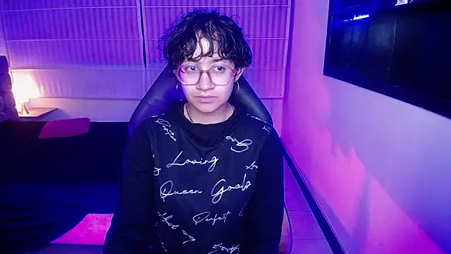 Lili Gomez  online show from January 2026 11:02:02 AM