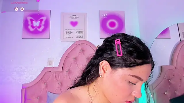 amandalee01 online show from November 2025 08:19:02 PM