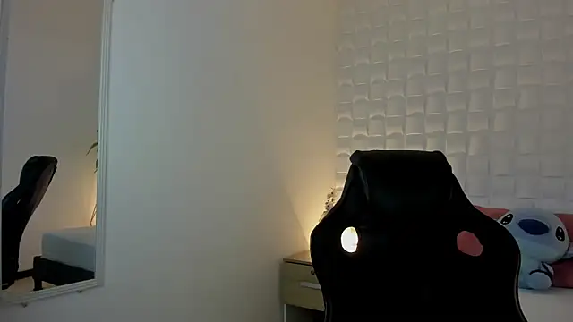 stephanya  online show from January 2025 02:11:02 AM