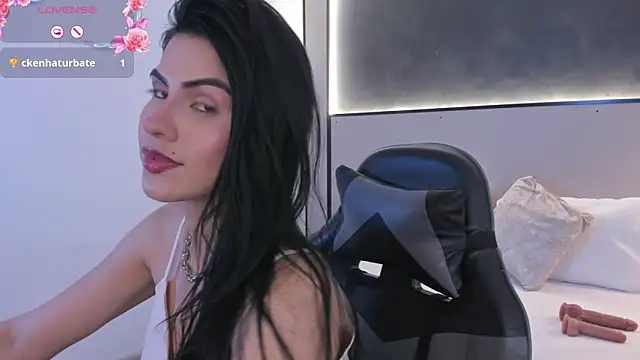 stephanya  online show from April 2026 09:29:02 PM