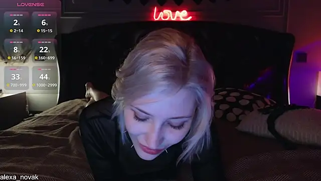 alexa novak online show from February 2025 01:38:01 AM