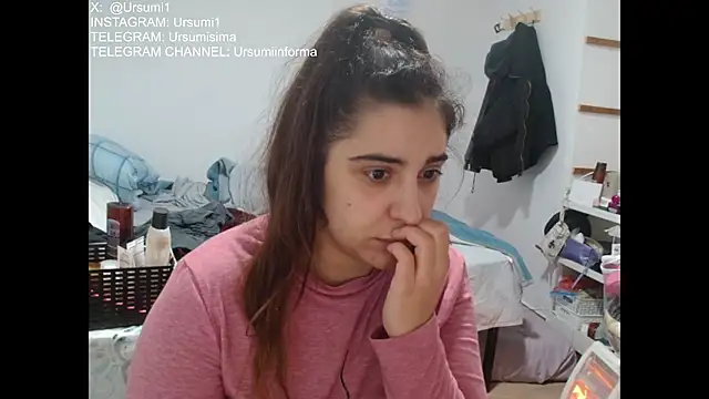 Snapshot of Ursumi1 chatting on February 2026 09:20:02 PM Ursumi1 online show from February 2026 09:20:02 PM