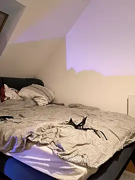 Snapshot of SunbakedMedal71 chatting on March 2026 10:27:01 PM SunbakedMedal71 online show from March 2026 10:27:01 PM