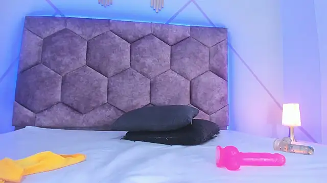 Snapshot of aggy_castel chatting on January 2025 11:06:02 PM aggy castel online show from January 2025 11:06:02 PM