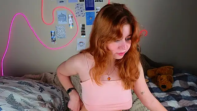 Penny Staaar online show from February 2025 12:05:01 AM