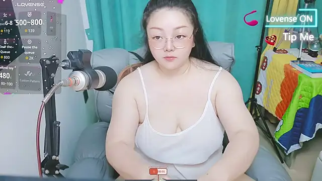 Snapshot of Weiwei5200 chatting on May 2026 03:01:02 AM Weiwei5200 online show from May 2026 03:01:02 AM