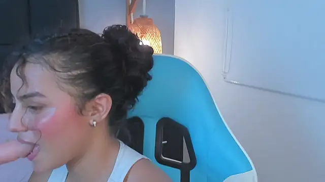 Snapshot of yaya23x chatting on January 2025 10:24:01 PM yaya23x online show from January 2025 10:24:01 PM