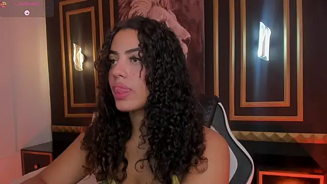 Snapshot of yaya23x chatting on May 2026 01:49:01 PM yaya23x online show from May 2026 01:49:01 PM