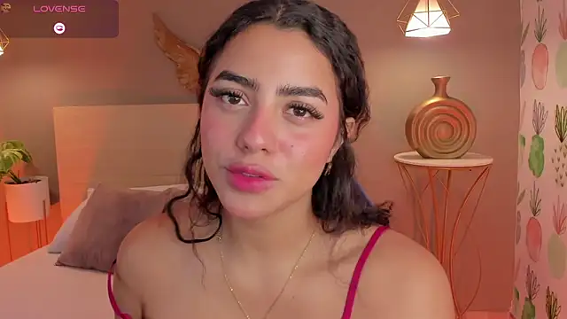 Snapshot of yaya23x chatting on June 2026 01:28:02 PM yaya23x online show from June 2026 01:28:02 PM