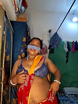 Snapshot of Real_Desi_Couple chatting on June 2026 05:26:01 PM Real Desi Couple online show from June 2026 05:26:01 PM