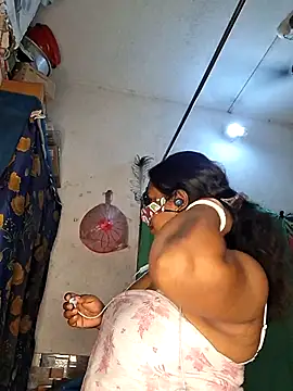 Snapshot of Real_Desi_Couple chatting on June 2026 05:50:01 PM Real Desi Couple online show from June 2026 05:50:01 PM