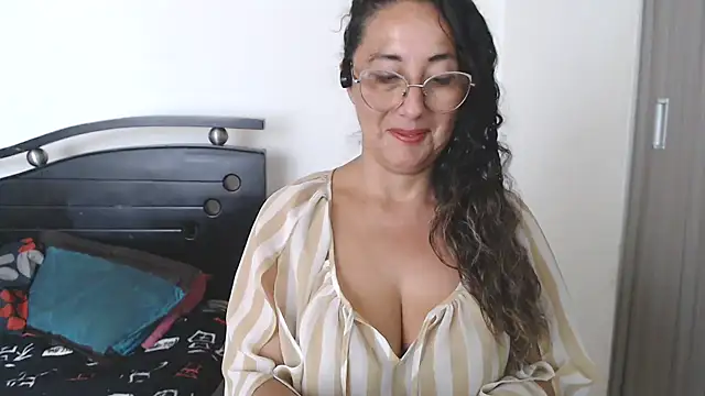 naugthyshanoon online show from March 2025 10:20:01 PM