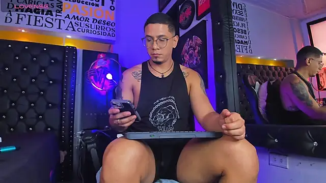 Snapshot of JoshMillerr_ chatting on May 2026 07:22:01 PM JoshMillerr online show from May 2026 07:22:01 PM