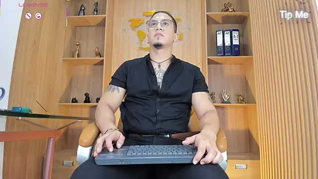 Snapshot of JoshMillerr_ chatting on June 2026 07:26:02 PM JoshMillerr online show from June 2026 07:26:02 PM