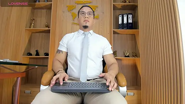Snapshot of JoshMillerr_ chatting on June 2026 04:01:01 PM JoshMillerr online show from June 2026 04:01:01 PM