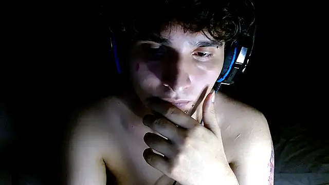 Snapshot of Charley_quin chatting on June 2026 01:01:02 AM Charley quin online show from June 2026 01:01:02 AM