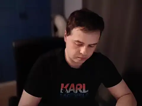 Snapshot of CuteMan33 chatting on October 2025 10:21:01 PM CuteMan33 online show from October 2025 10:21:01 PM