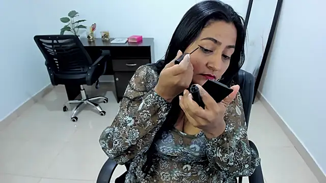 Adele Sweett online show from February 2025 12:15:02 PM