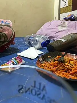 Snapshot of United3 chatting on February 2026 10:54:01 AM United3 online show from February 2026 10:54:01 AM