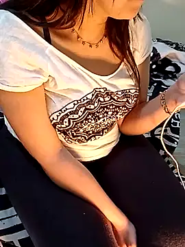 Snapshot of ShadiaStar chatting on January 2025 07:03:01 PM ShadiaStar online show from January 2025 07:03:01 PM