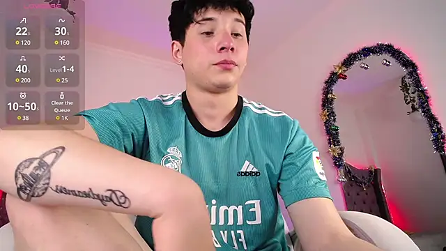 Snapshot of JustinMiller__ chatting on December 2024 07:40:01 AM JustinMiller online show from December 2024 07:40:01 AM