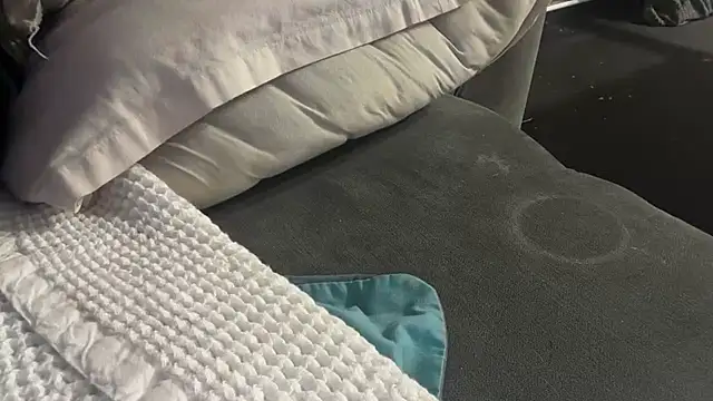 houy111111 online show from October 2025 06:02:01 PM