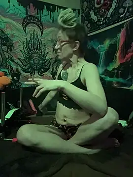 Snapshot of Stonermama666420 chatting on January 2026 08:12:01 PM Stonermama666420 online show from January 2026 08:12:01 PM