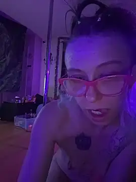 Snapshot of Stonermama666420 chatting on February 2026 05:22:01 AM Stonermama666420 online show from February 2026 05:22:01 AM