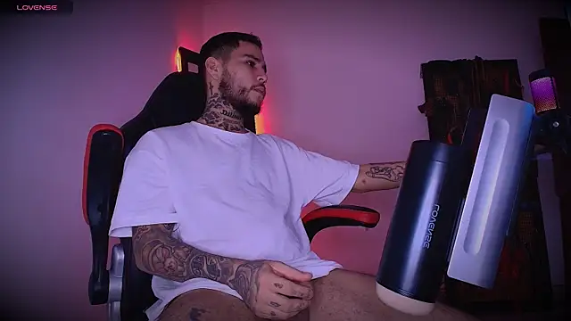 Junihn0 online show from December 2025 06:59:02 PM