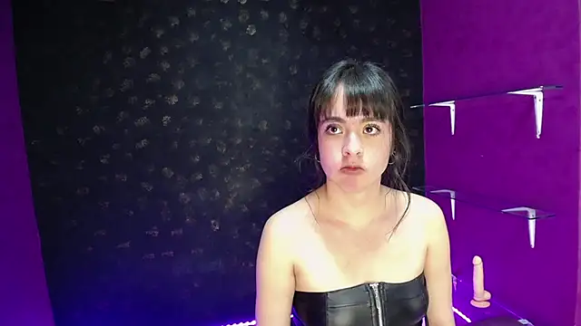 Snapshot of Sadie_Queen chatting on December 2024 03:10:01 PM Sadie Queen online show from December 2024 03:10:01 PM