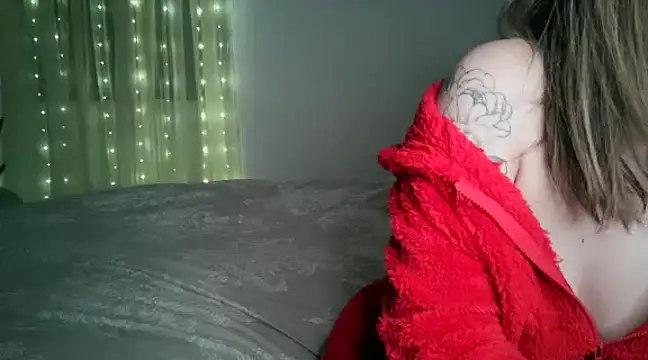 Snapshot of April_wow chatting on December 2024 07:51:02 AM April wow online show from December 2024 07:51:02 AM